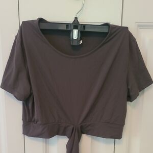 Alphalete Dark Gray Short Sleeve Crop Top